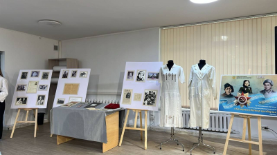 Вещи Алии Молдагуловой представили на выставке в Алматы