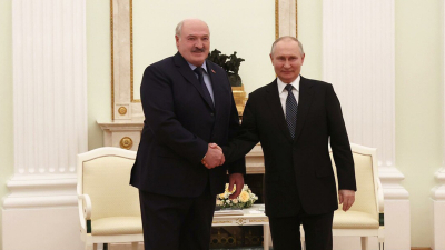 Путин заявил, что Лукашенко на 9 мая привёз ему хлеб военного времени