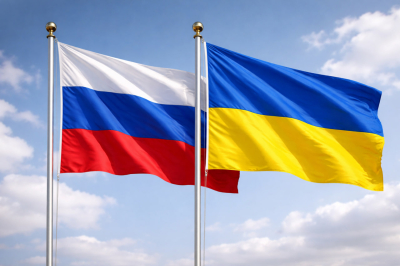 Азаров заявил о контроле Запада над решениями Зеленского