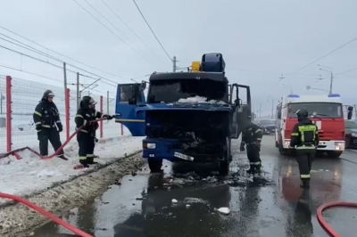 Движение на Кировской дамбе ограничено из-за загоревшегося КамАЗа 07/03/2026 &ndash; Новости