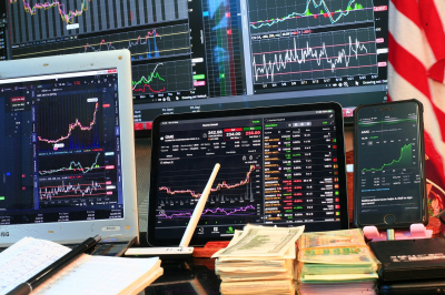 S&amp;P 500 восстанавливается: корпоративные отчеты задают тон рынку