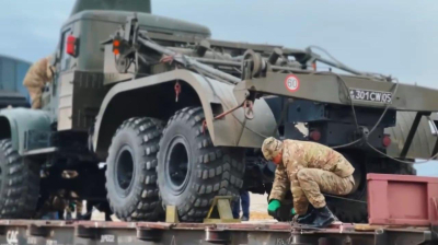 Военные инженеры наладили временную переправу на реке Уил в Актюбинской области