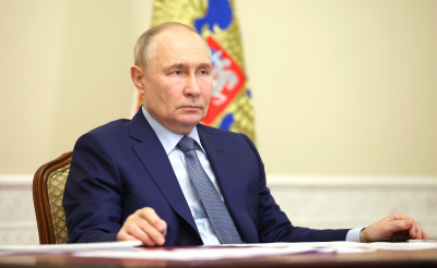 Журналист Юнашев снял обстановку в самолёте перед вылетом Путина в Китай