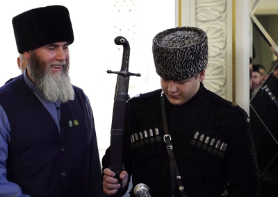 Адам Кадыров опубликовал видео из авто с ездой по встречной полосе