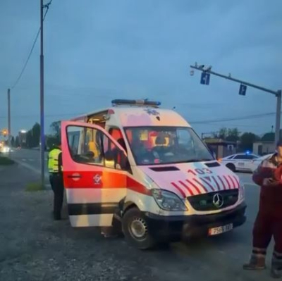 В Бишкеке водитель сбил инспектора и попытался скрыться