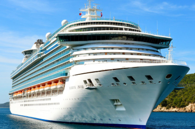 Двухлетний малыш упал с палубы круизного лайнера, за его жизнь борются врачи 24/04/2026 &ndash; Новости