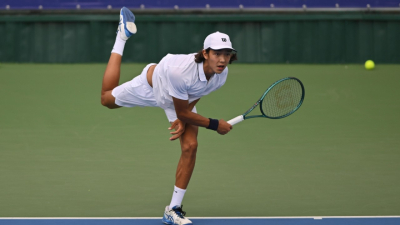 Ломакин и Омарханов прошли старт одиночек зарубежных ивентов ITF