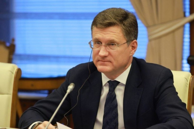 Власти увеличат поставки топлива в регионы на фоне дефицита