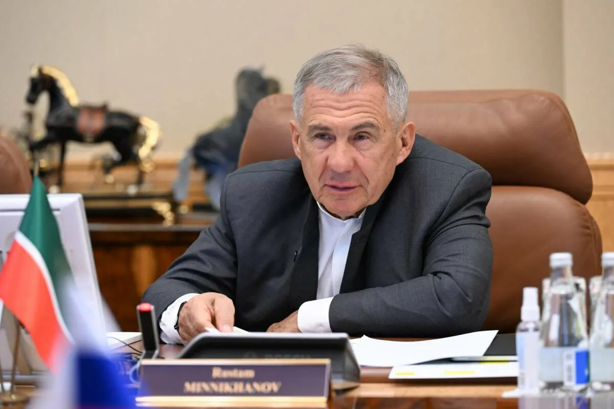 Минниханов поручил подготовить предложения по финансированию ремонта коммунальных сетей