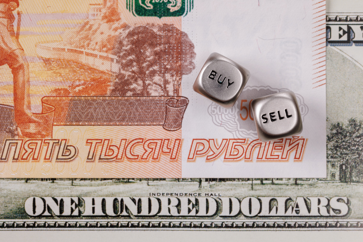 Центробанк поднял официальный курс евро до 96 рублей