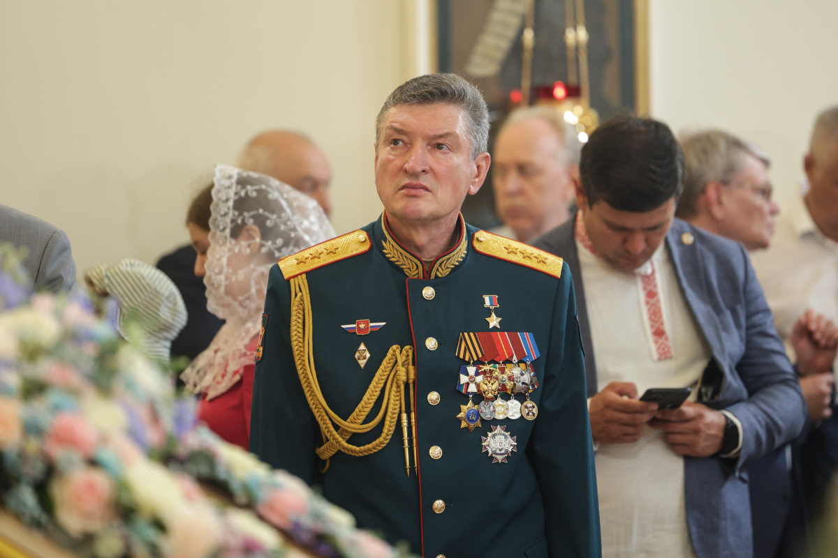 «Ъ» узнал, почему Генштаб заблокировал кандидатуру Лапина на пост главы комитета Госдумы