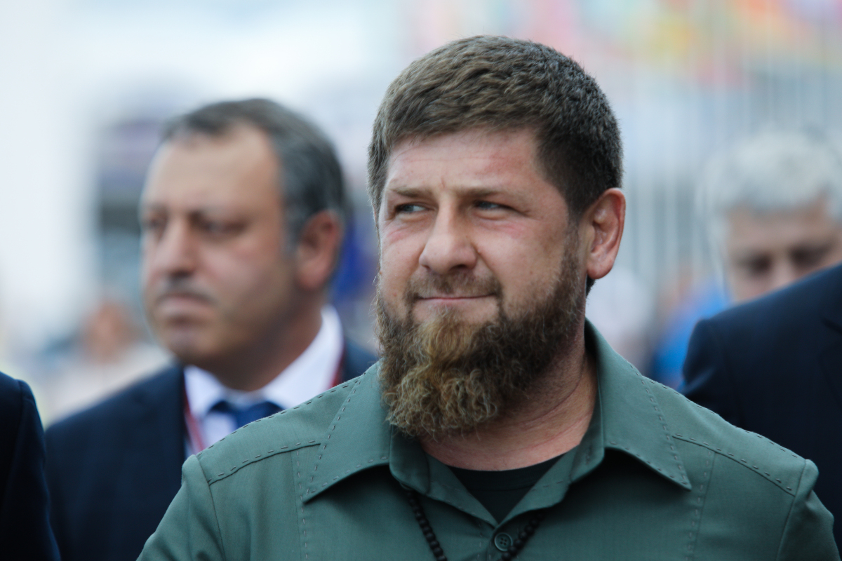 Кадыров получил от Золотова погоны генерала армии и краповый берет