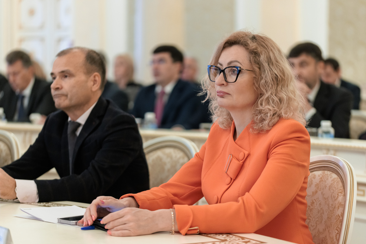 «Мамин день», ремонт спортплощадок и выплаты детям-инвалидам: депутаты Госсовета РТ указали на проблемы в проекте бюджета