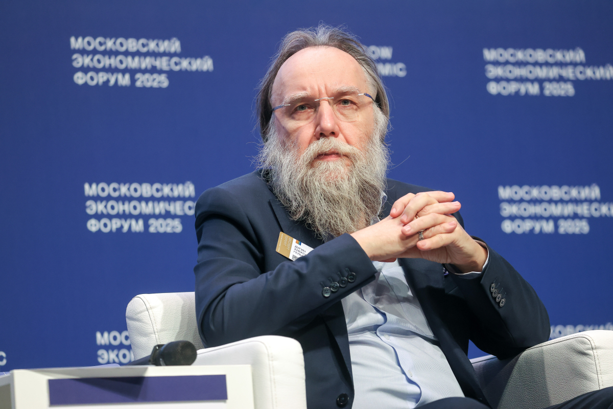 Дугин о развитии ИИ: может превратить «господина техники» в «раба техники»