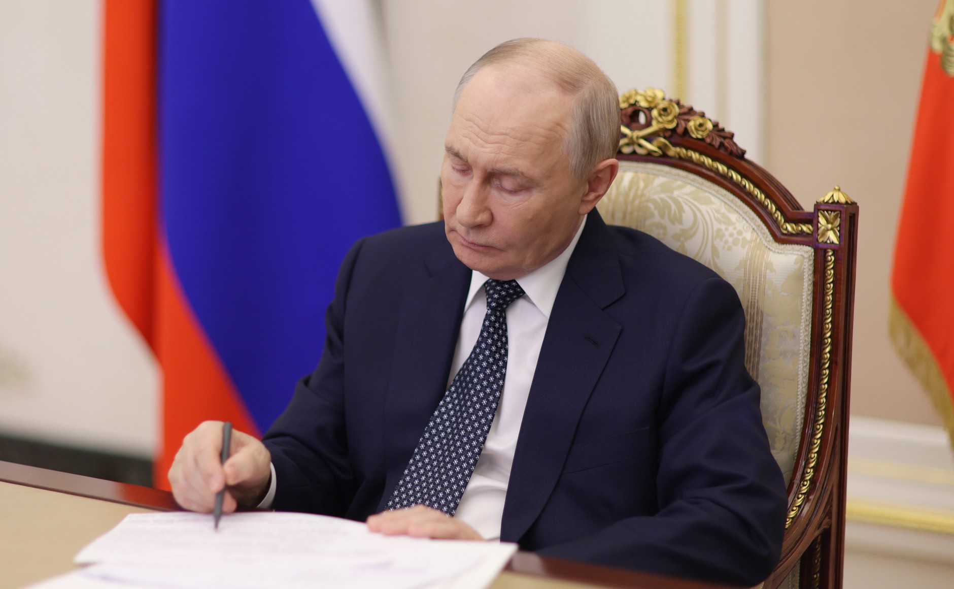 Путин поручил создать в России фонды роста и прямых инвестиций