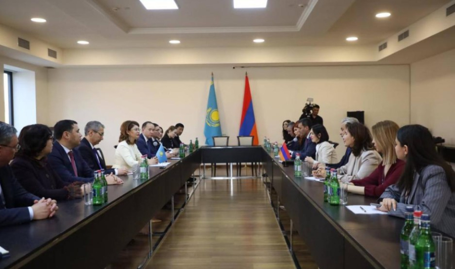 Казахстан готов к системному культурному диалогу с Арменией