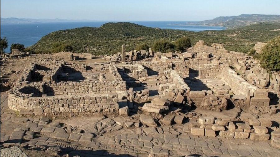 В Турции археологи раскопали гробницу возрастом 2200 лет