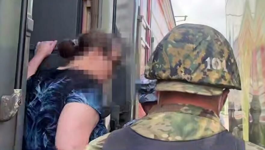 Подозреваемую в хищении десятков миллионов из банка в Астане экстрадировали из России